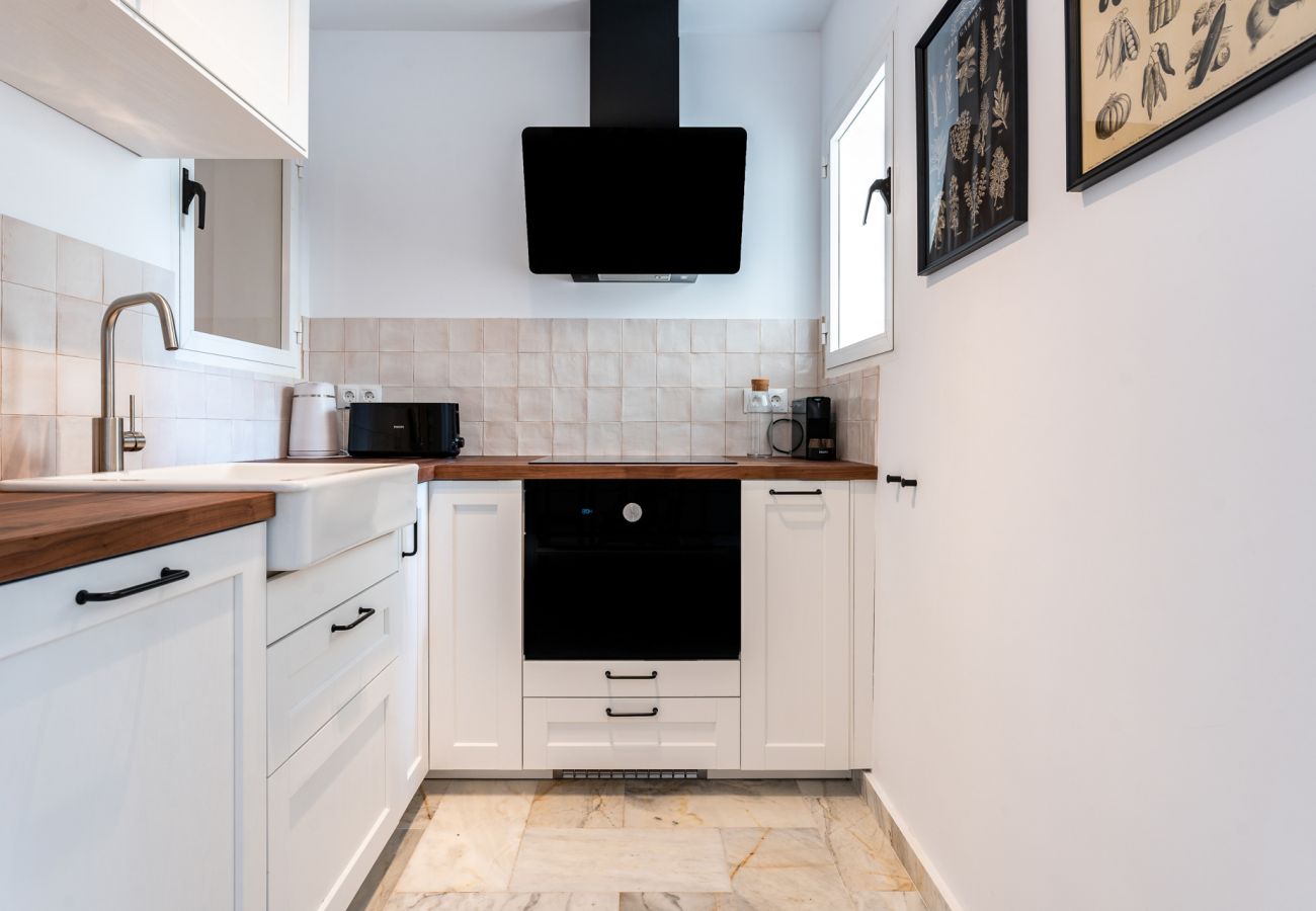 Appartement à Benalmádena - Beachfront Oasis With Pool