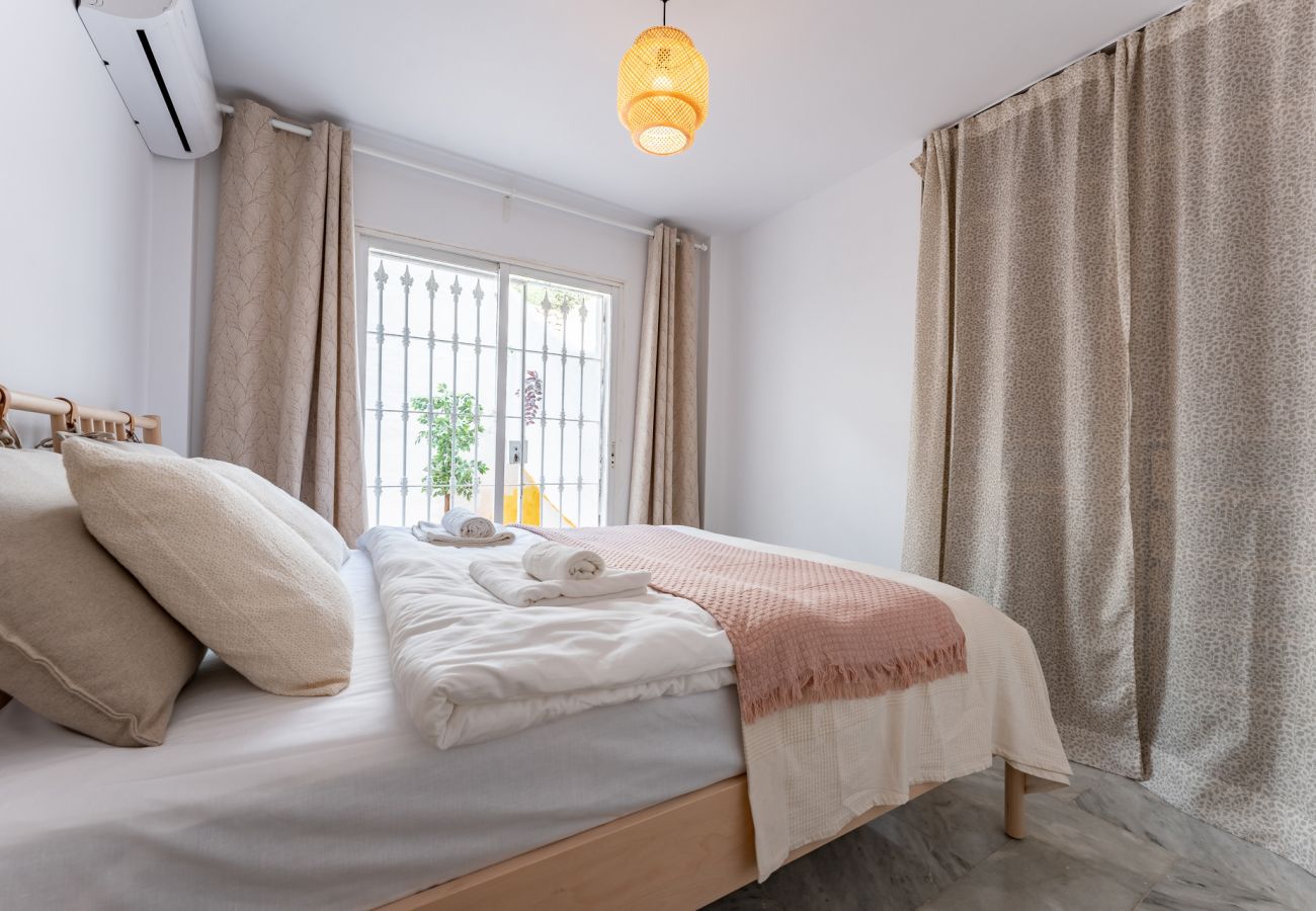 Appartement à Benalmádena - Beachfront Oasis With Pool