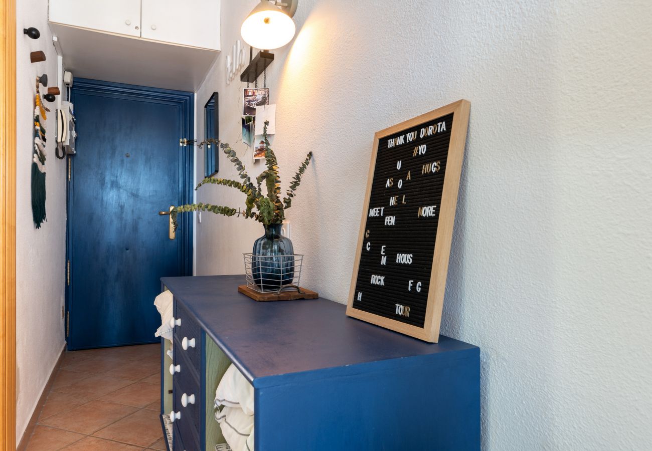Appartement à Torremolinos - Cozy 1BR  sea views & pool in Torremolinos