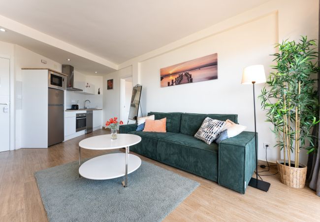 Appartement à Torremolinos - Sunrise Haven: Spacious, Bright, Pool, Terraces Appartement à Torremolinos - Sunrise Haven: Spacious, Bright, Pool, Terraces