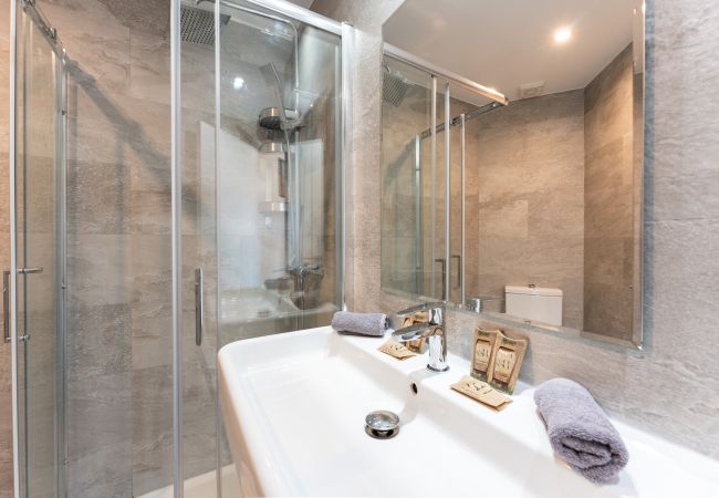 Appartement à Torremolinos - Sunrise Haven: Spacious, Bright, Pool, Terraces Appartement à Torremolinos - Sunrise Haven: Spacious, Bright, Pool, Terraces