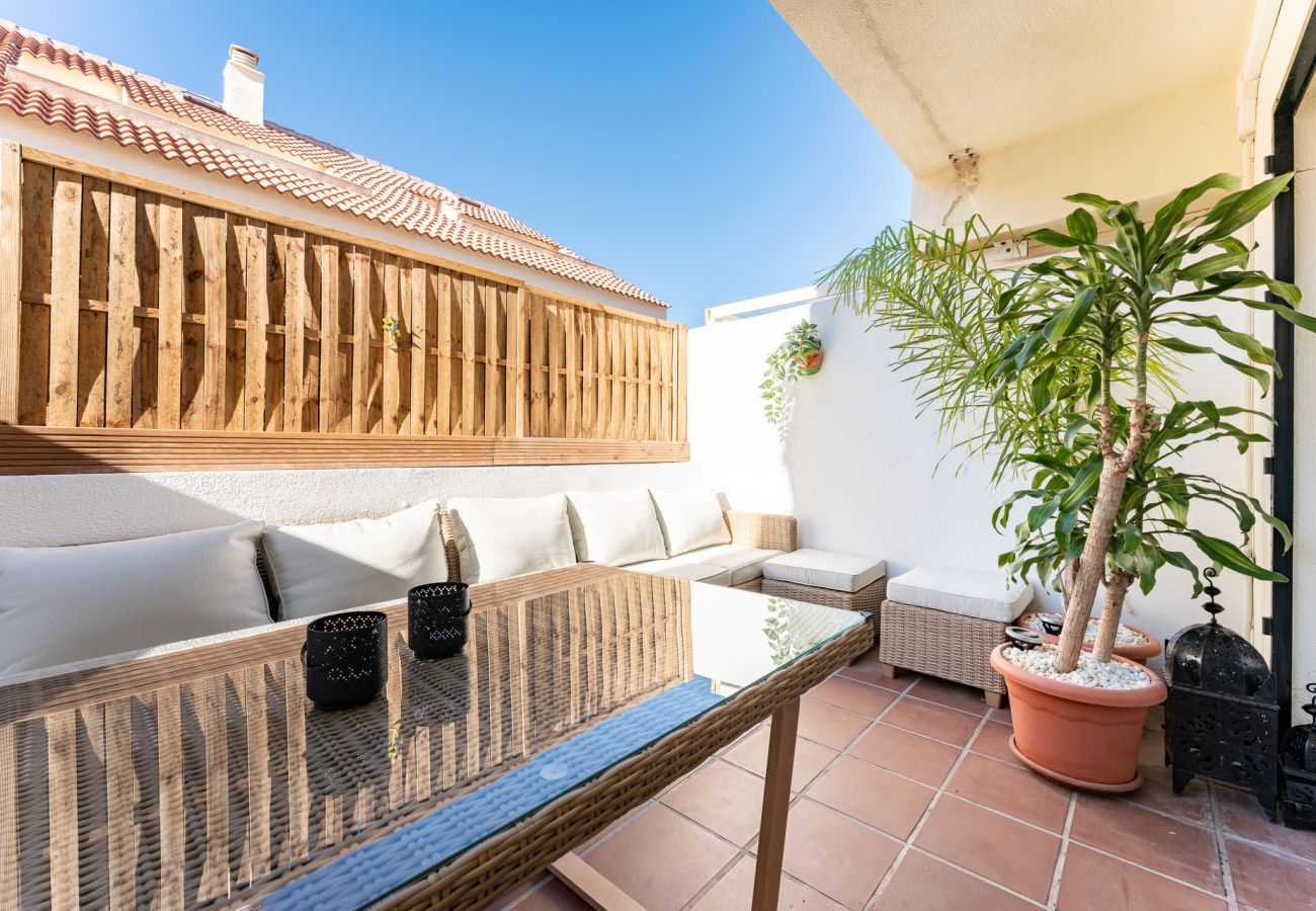 Maison mitoyenne à Benalmádena - Stylish Seaview Townhouse: 3BR, Pool, 4 Terraces,