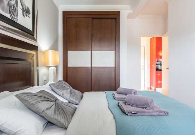 Appartement à Benalmádena - Benalbeach Bliss: Seafront Retreat with Balcony Appartement à Benalmádena - Benalbeach Bliss: Seafront Retreat with Balcony