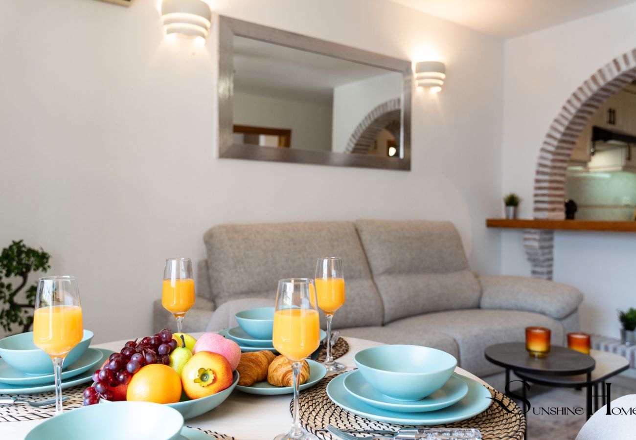 Appartement à Benalmádena - Poolside  2 bedroom apartment sunny retreat 