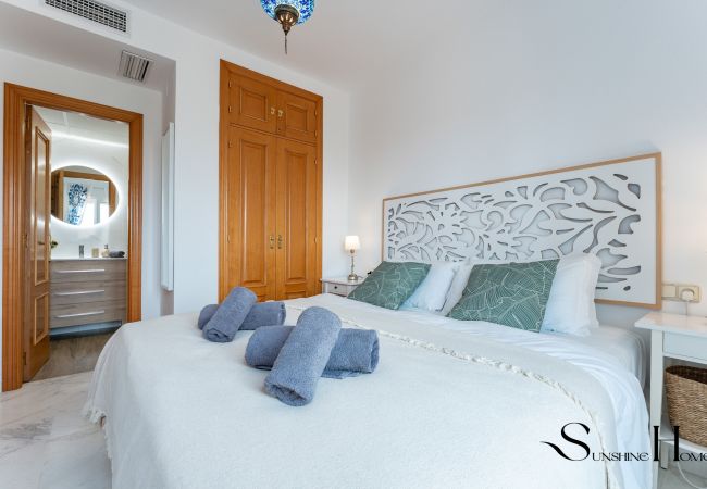 Appartement à Benalmádena - Amazing Sea and Golf Course view 2BR, Parking Pool Appartement à Benalmádena - Amazing Sea and Golf Course view 2BR, Parking Pool