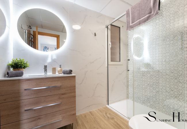 Appartement à Benalmádena - Amazing Sea and Golf Course view 2BR, Parking Pool Appartement à Benalmádena - Amazing Sea and Golf Course view 2BR, Parking Pool