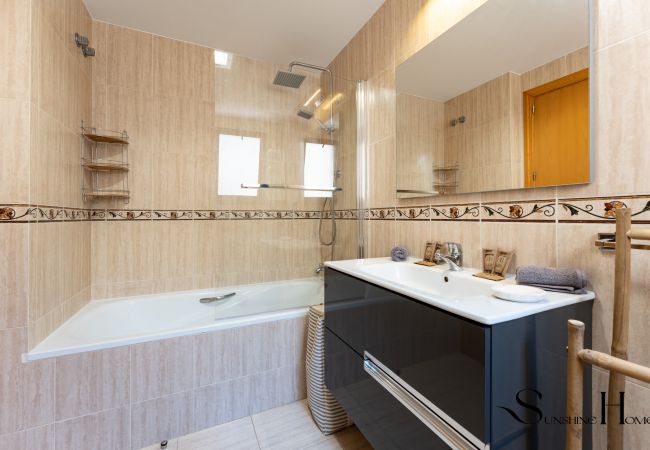 Appartement à Fuengirola - Tranquil 2 Bed 2 Bath Retreat, Pool, Parking Appartement à Fuengirola - Tranquil 2 Bed 2 Bath Retreat, Pool, Parking