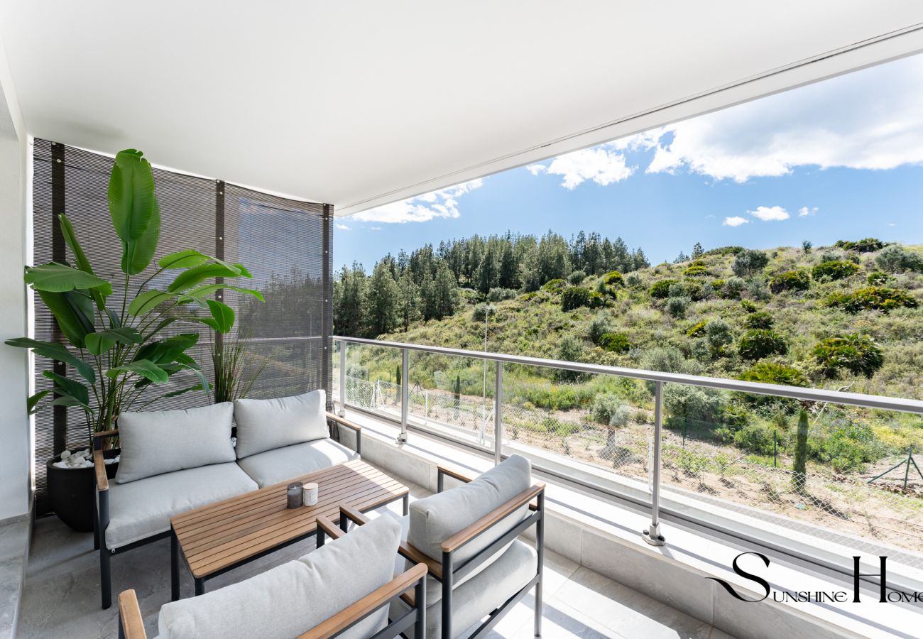 Appartement à Mijas Costa - Luxury 2-Bedroom Apartment | Pools, Sauna, Gym & More!