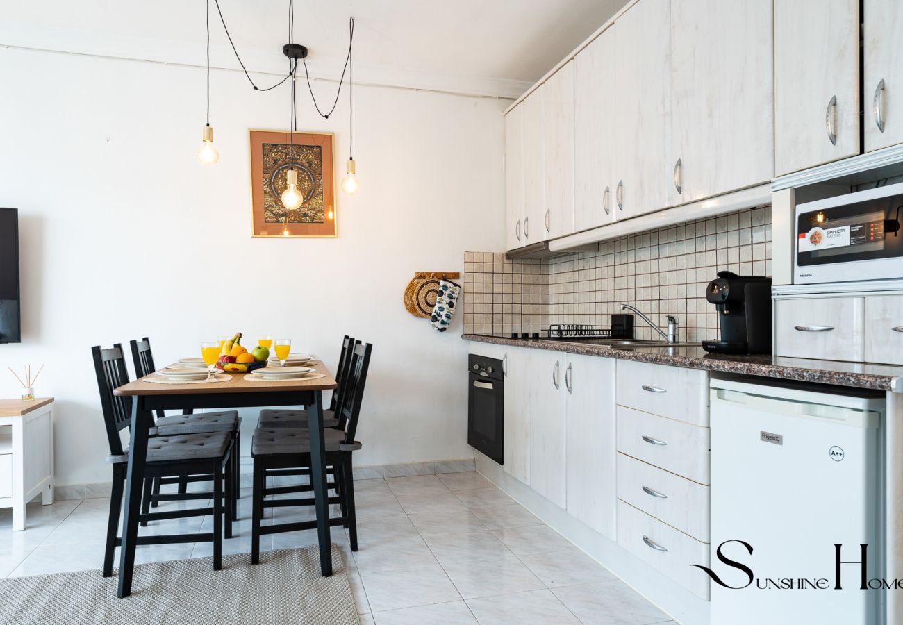 Appartement à Benalmádena - Great Location, Sea View, 2 Bedroom, Steps from the Beach