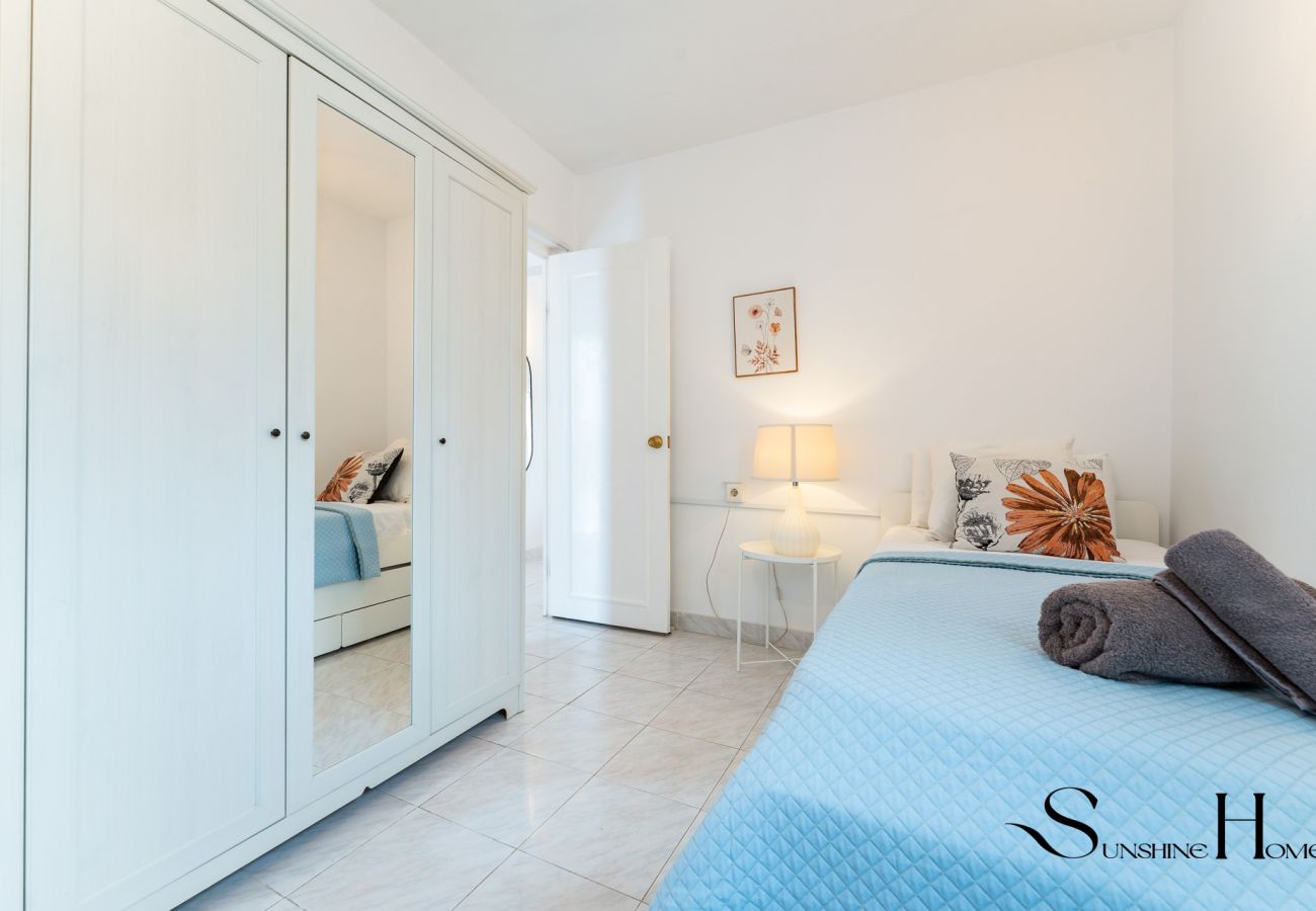 Appartement à Benalmádena - Great Location, Sea View, 2 Bedroom, Steps from the Beach