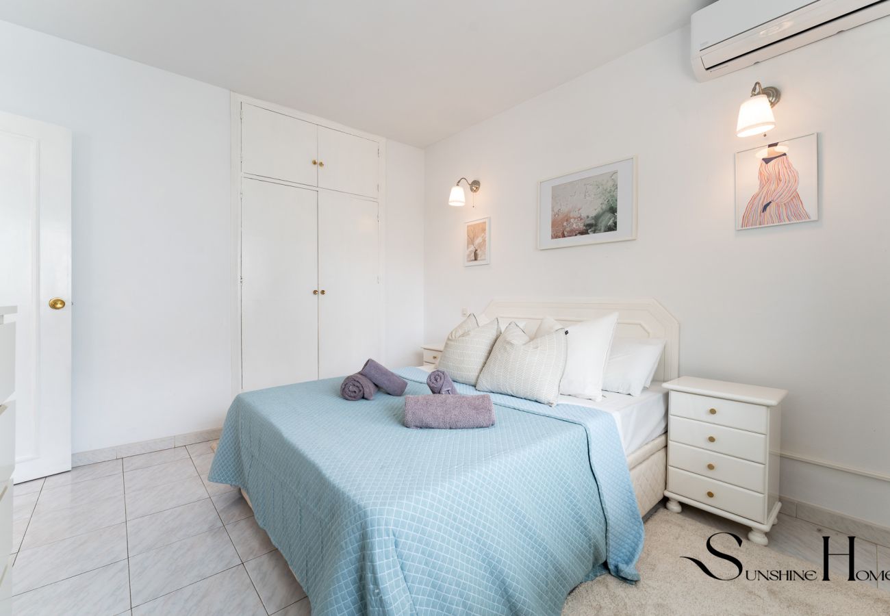 Appartement à Benalmádena - Great Location, Sea View, 2 Bedroom, Steps from the Beach