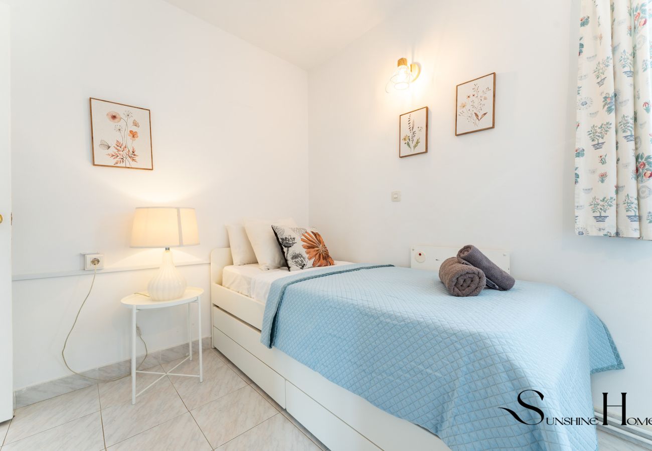 Appartement à Benalmádena - Great Location, Sea View, 2 Bedroom, Steps from the Beach