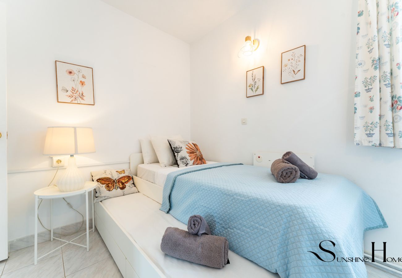 Appartement à Benalmádena - Great Location, Sea View, 2 Bedroom, Steps from the Beach