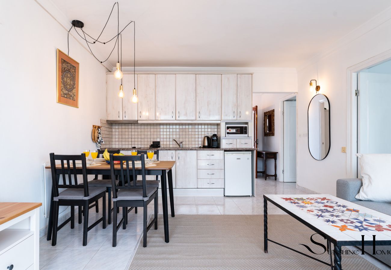 Appartement à Benalmádena - Great Location, Sea View, 2 Bedroom, Steps from the Beach