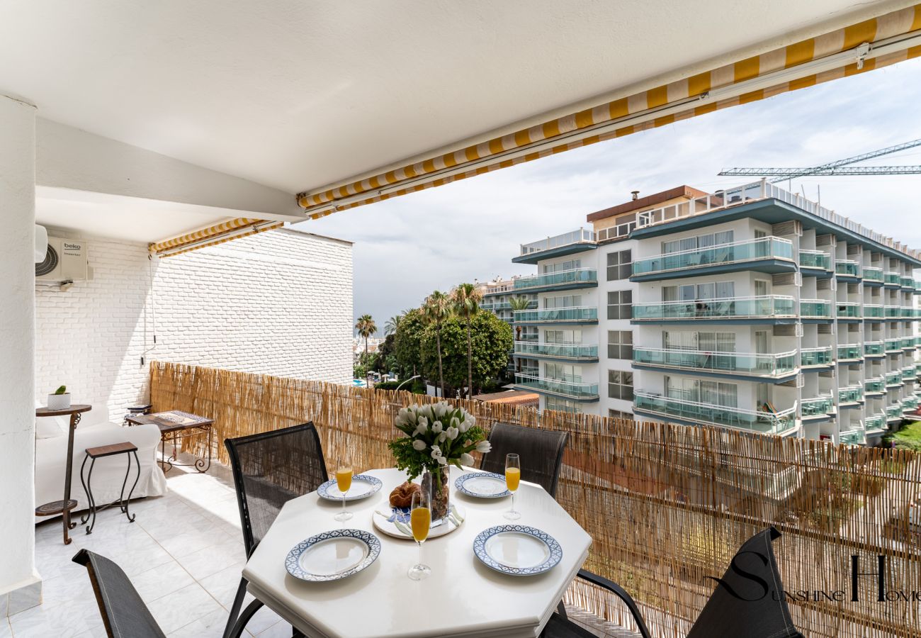 Appartement à Benalmádena - Great Location, Sea View, 2 Bedroom, Steps from the Beach