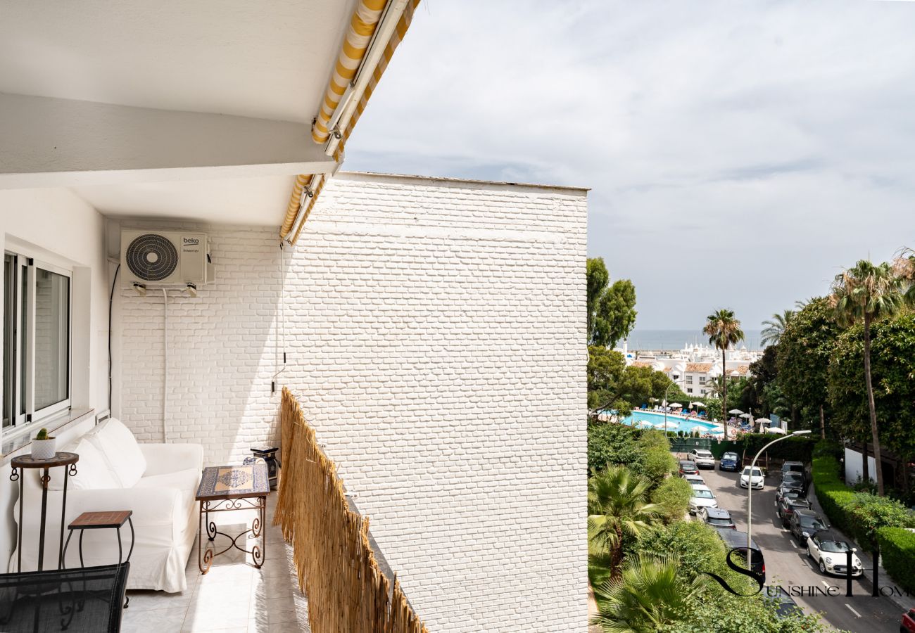 Appartement à Benalmádena - Great Location, Sea View, 2 Bedroom, Steps from the Beach