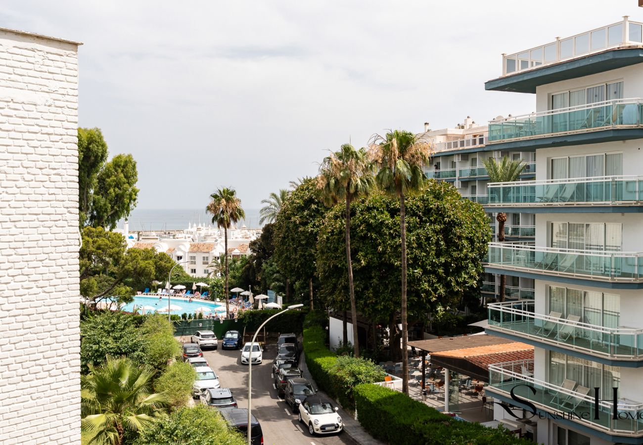 Appartement à Benalmádena - Great Location, Sea View, 2 Bedroom, Steps from the Beach