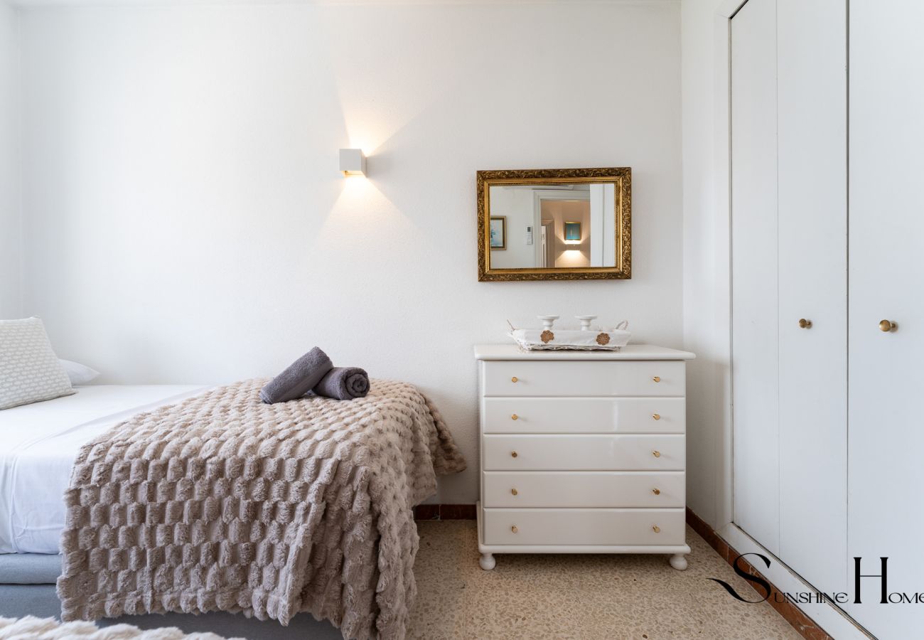 Appartement à Benalmádena - Appartement Andalou de 3 Chambres avec Vue sur Mer au Centre de Benalmádena