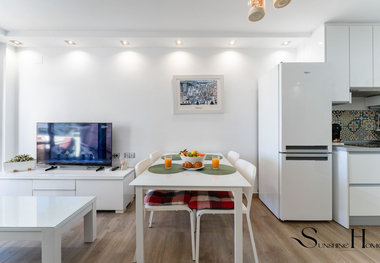 Appartement à Torremolinos - Séjour Plage avec Terrasse & Vue Mer REF050