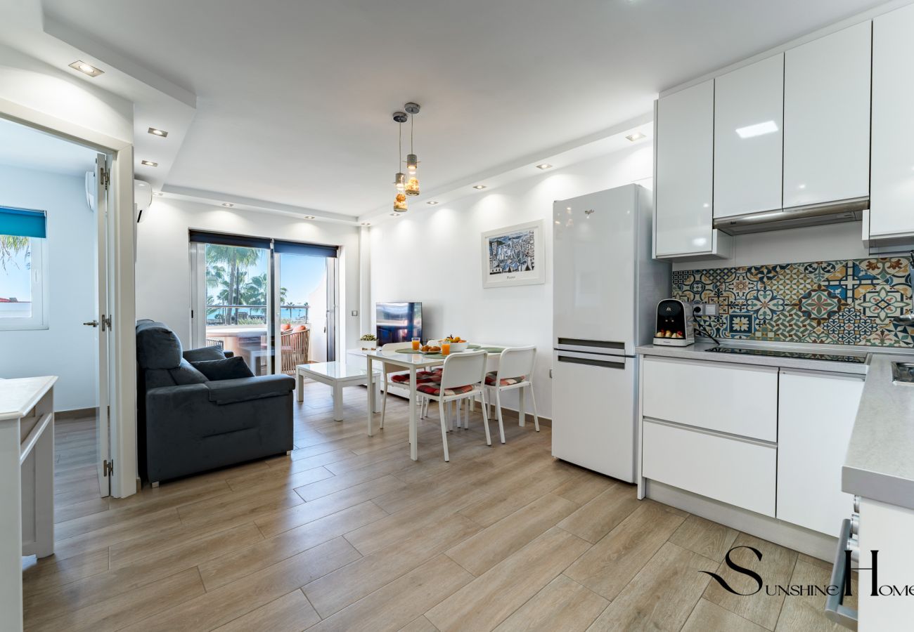 Appartement à Torremolinos - Séjour Plage avec Terrasse & Vue Mer REF050
