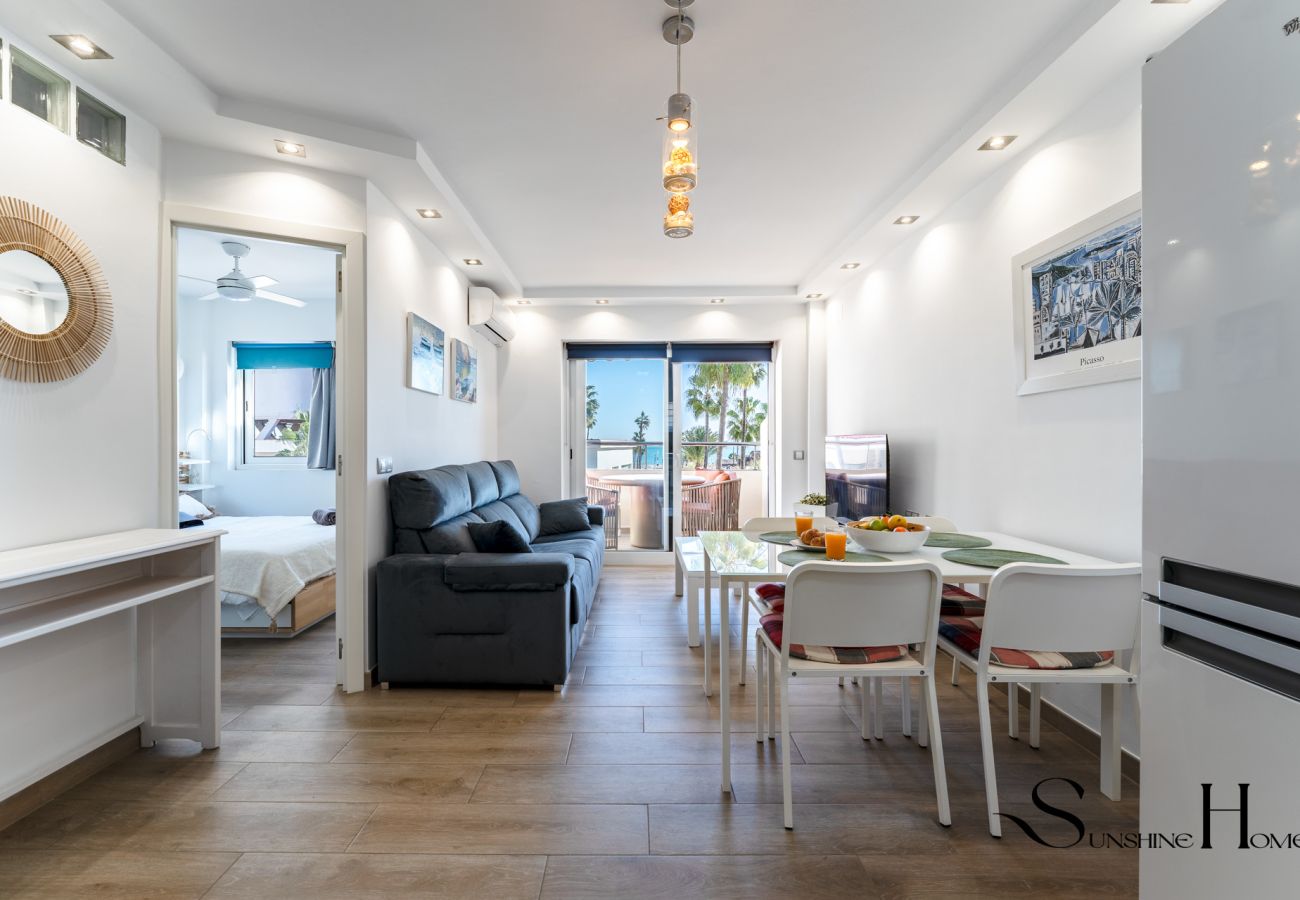 Appartement à Torremolinos - Séjour Plage avec Terrasse & Vue Mer REF050