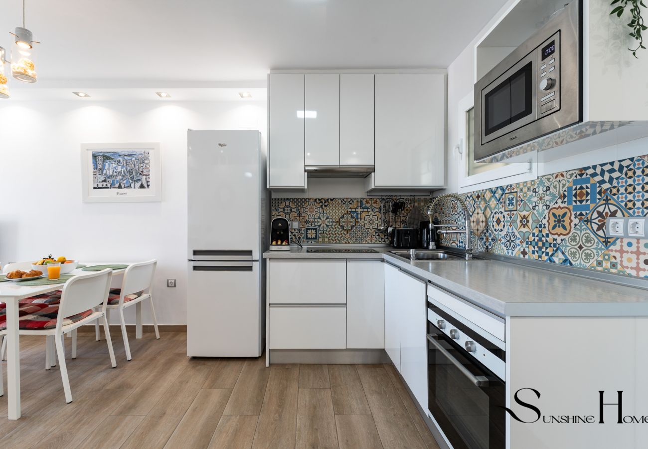 Appartement à Torremolinos - Séjour Plage avec Terrasse & Vue Mer REF050