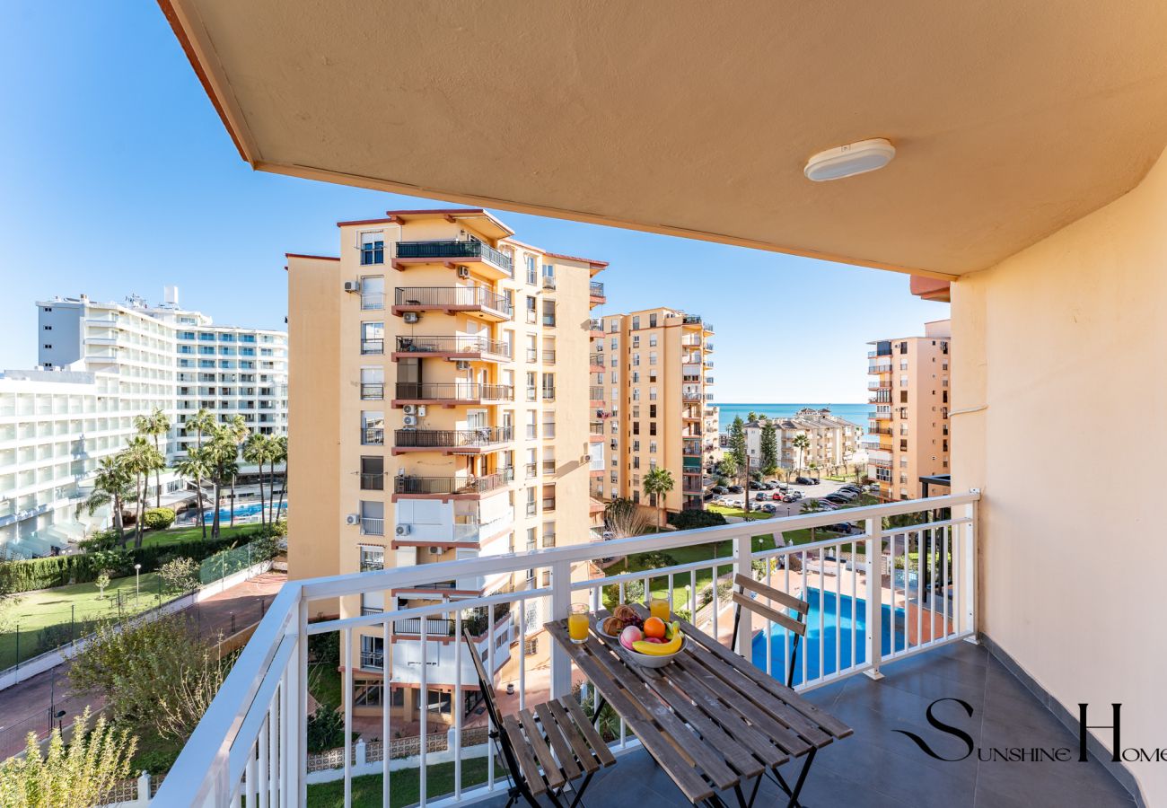 Appartement à Torremolinos - Appartement en bord de mer avec balcon et piscine REF065
