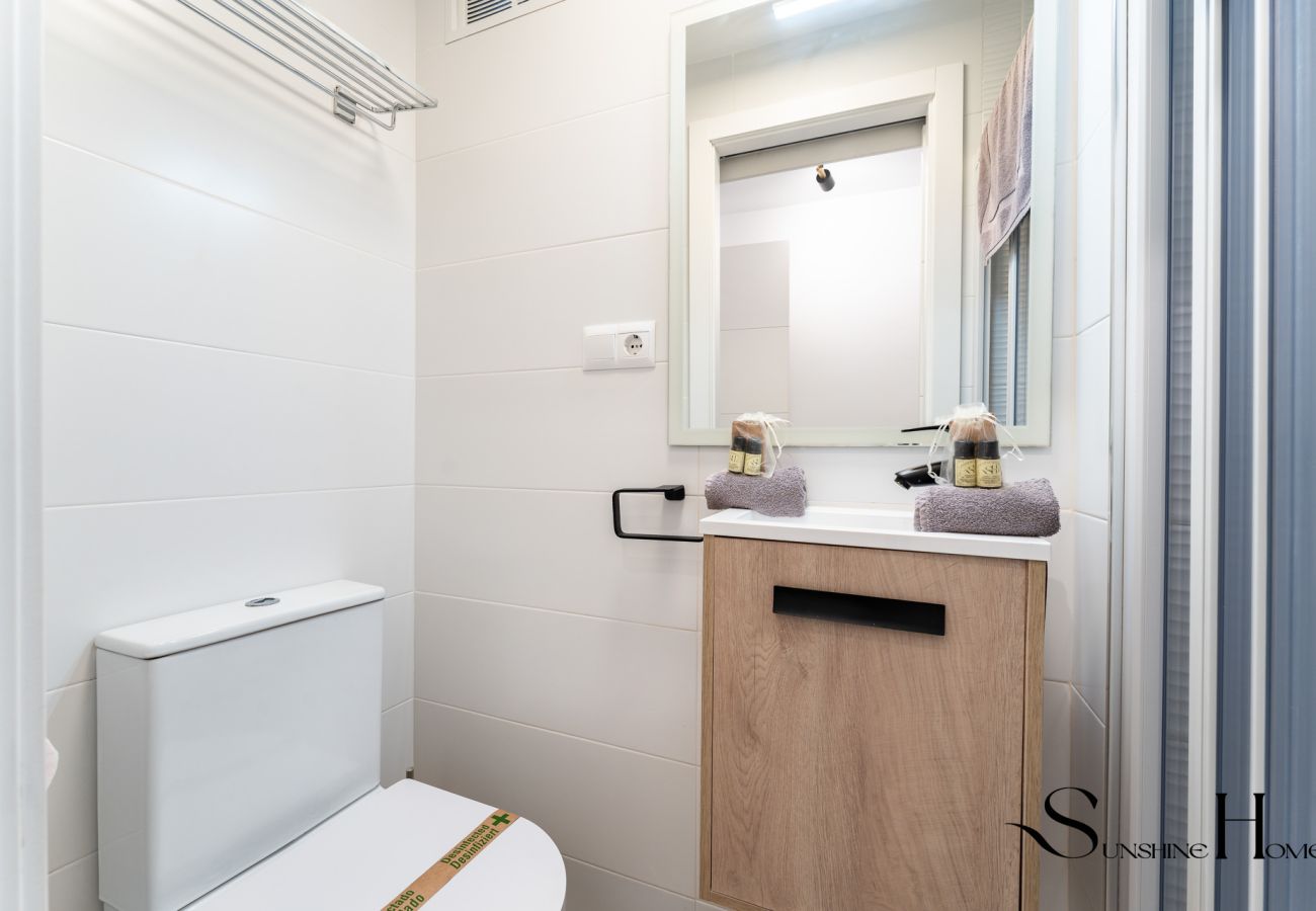 Appartement à Malaga - Appartement moderne 2 chambres dans le centre historique de Málaga – Tout à pied REF068