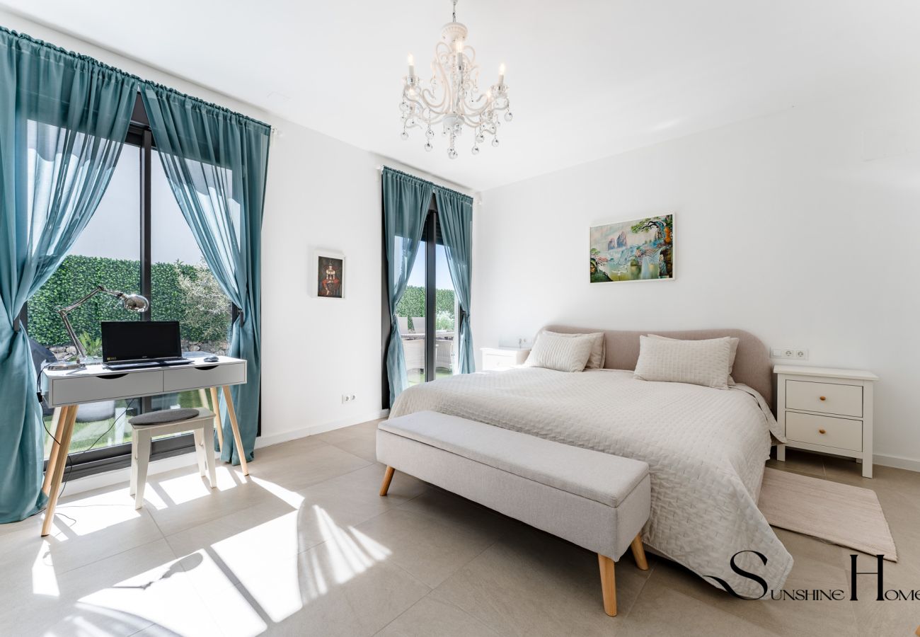 Maison mitoyenne à Mijas - Luxury 2Bed Villa in Mijas – Sea View, Pool  REF901