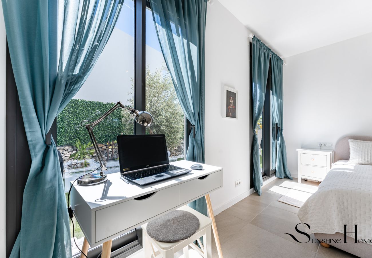 Maison mitoyenne à Mijas - Luxury 2Bed Villa in Mijas – Sea View, Pool  REF901