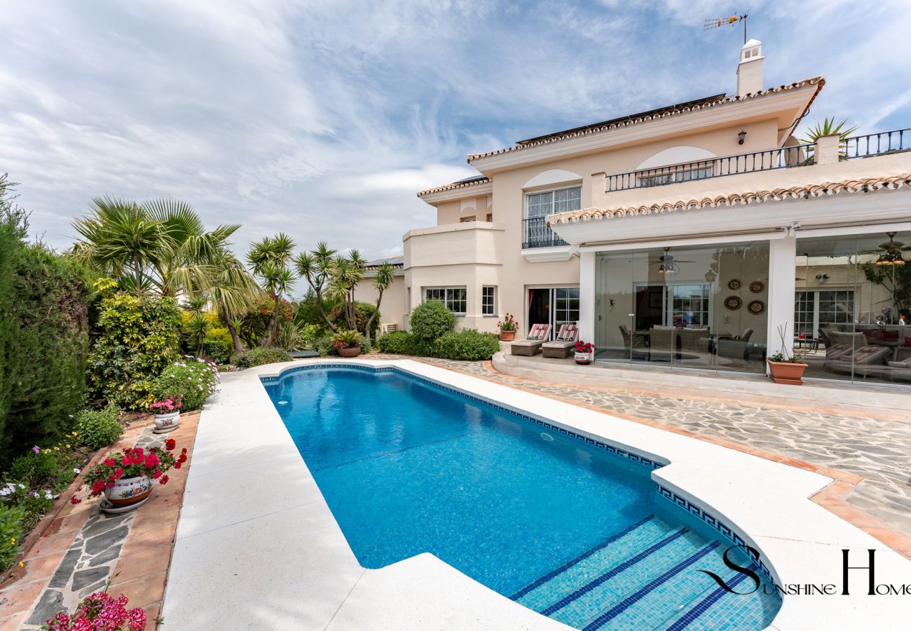 Villa à Alhaurín el Grande - Luxury 3BR Villa by Alhaurín Golf w/ Heated Pool REF011