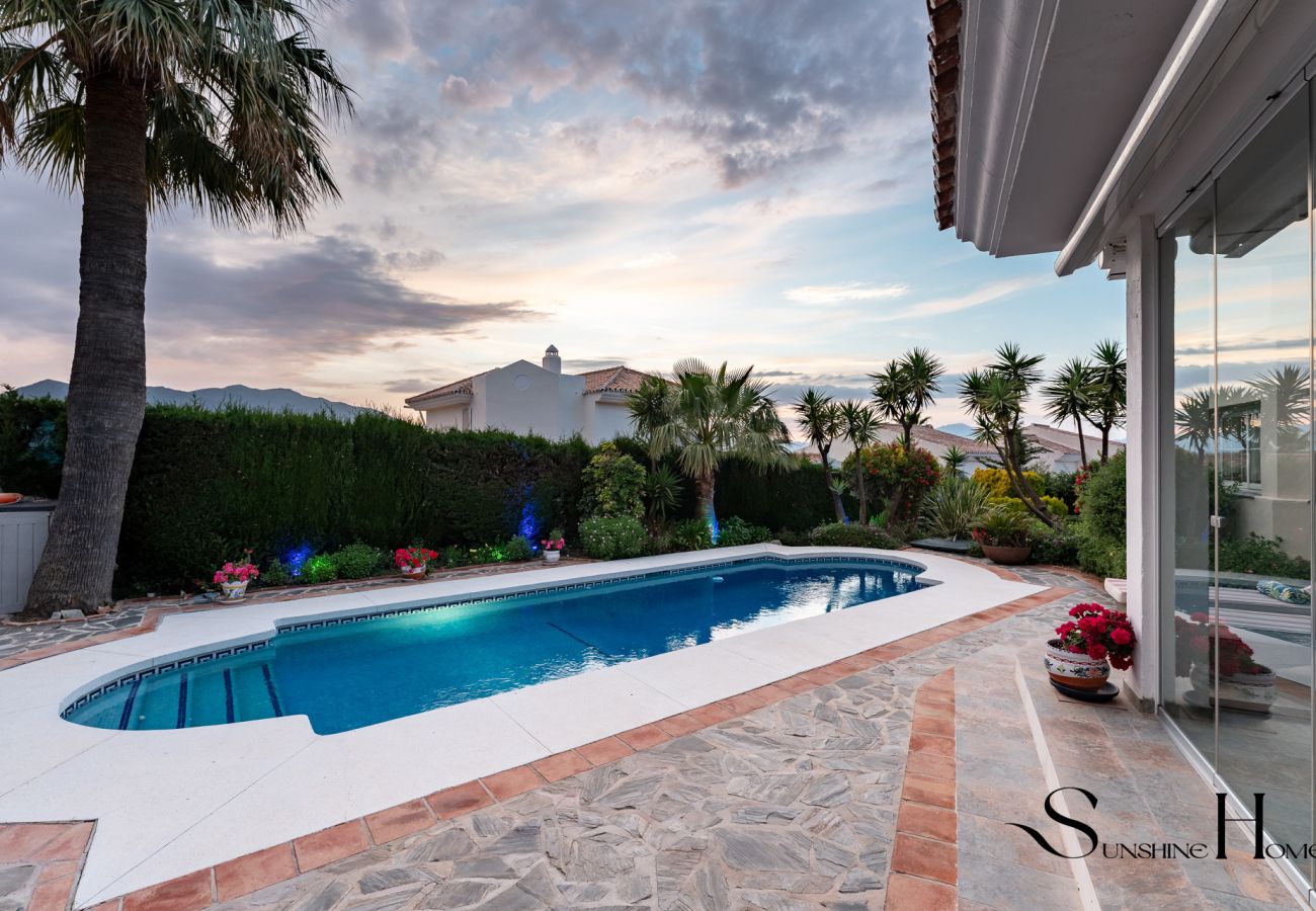 Villa à Alhaurín el Grande - Luxury 3BR Villa by Alhaurín Golf w/ Heated Pool REF011
