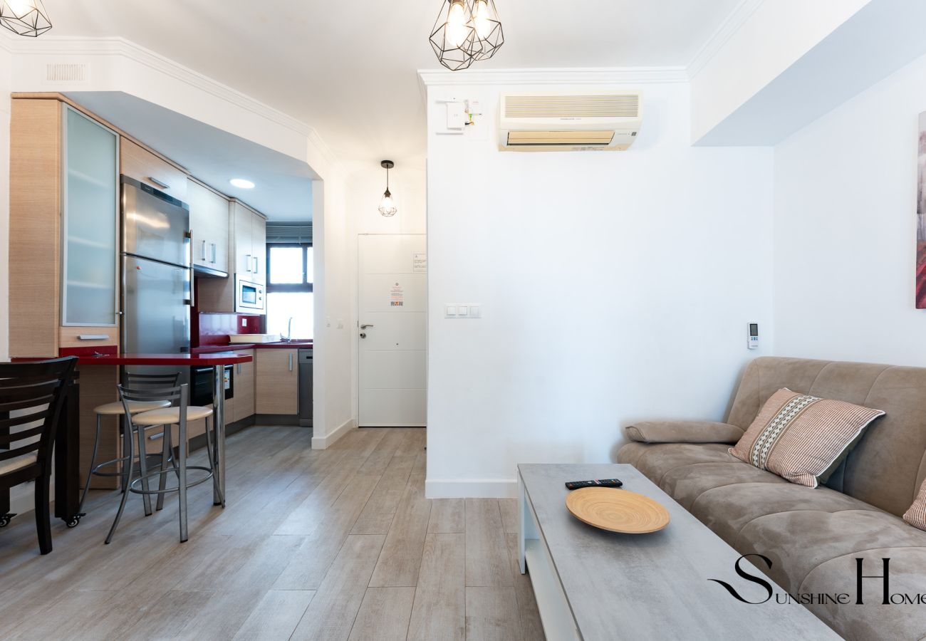 Appartement à Benalmádena - Beachfront Studio with Sea Views & Pools
