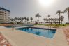 Appartement à Benalmádena - Beachfront Studio with Sea Views & Pools