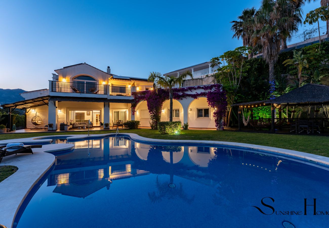 Villa à Benalmádena - Villa Luxe 5 Ch. Benalmádena | Piscine & Jacuzzi REF073