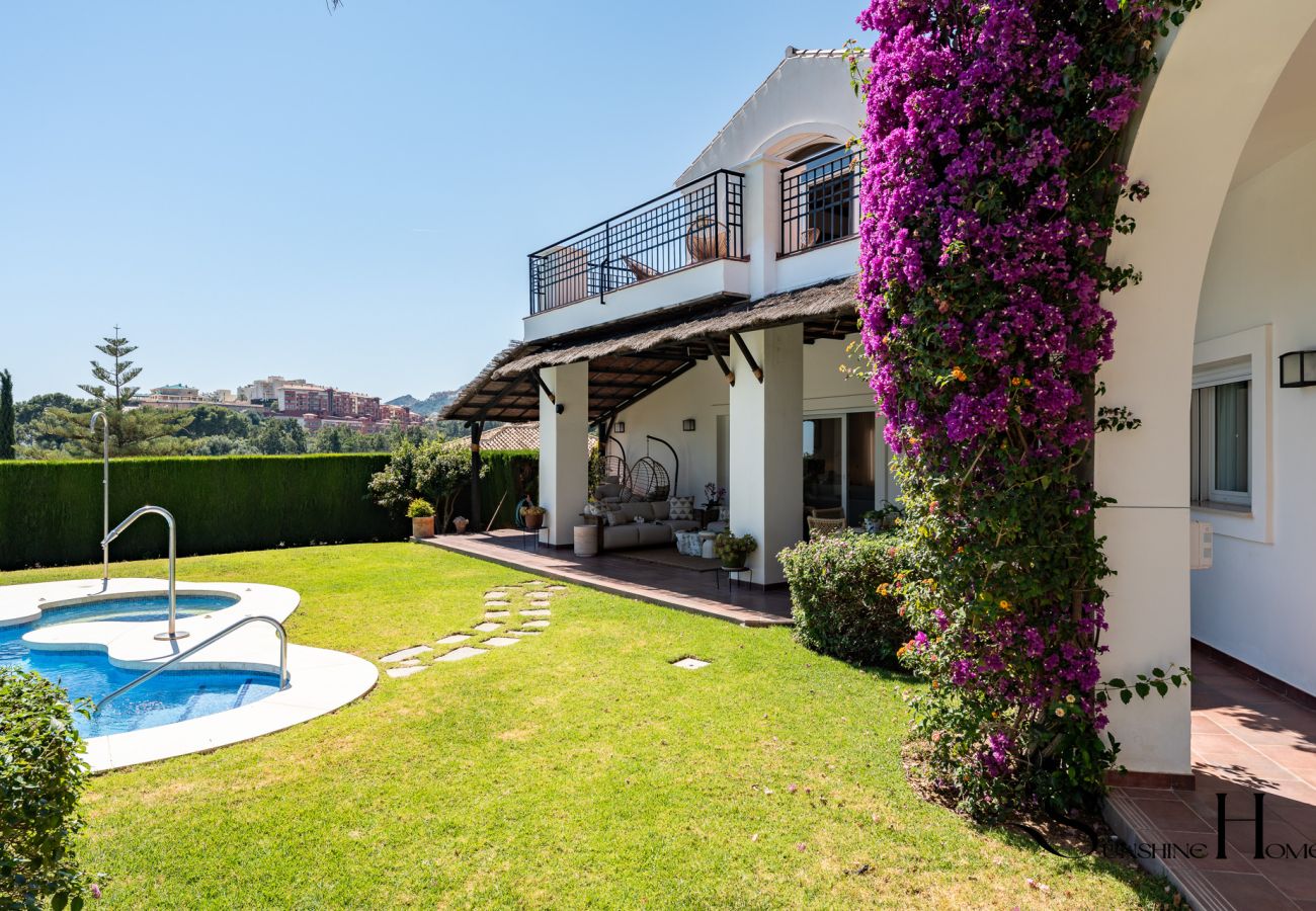 Villa à Benalmádena - Villa Luxe 5 Ch. Benalmádena | Piscine & Jacuzzi REF073
