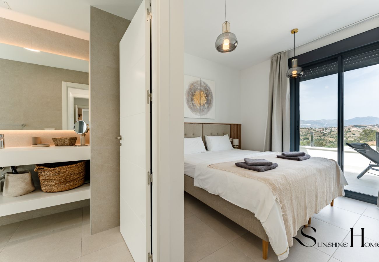 Appartement à Mijas Costa - Penthouse Moderne de 2 Chambres avec Vue sur le Golf près de La Cala de Mijas