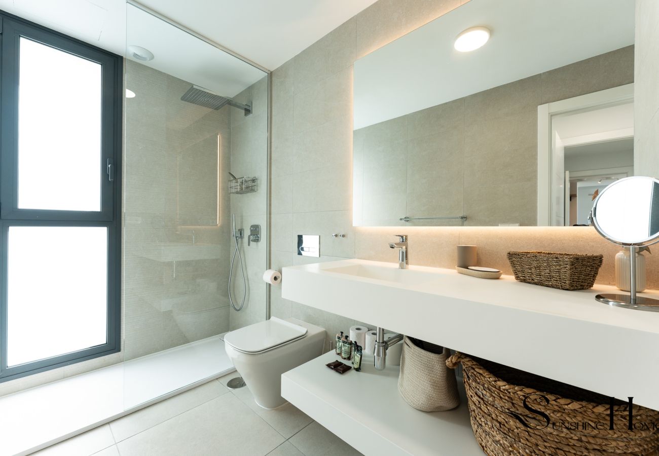 Appartement à Mijas Costa - Penthouse Moderne de 2 Chambres avec Vue sur le Golf près de La Cala de Mijas