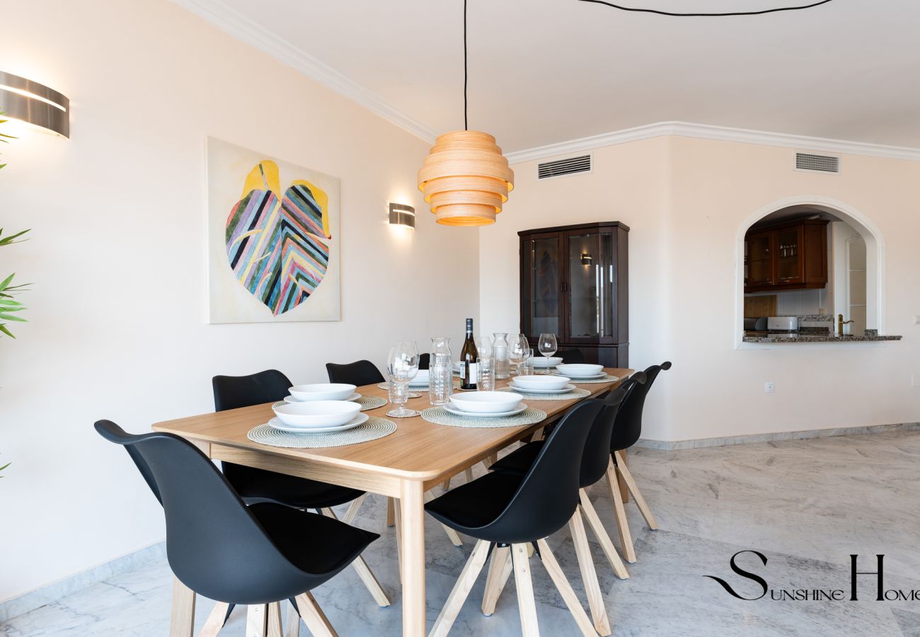 Appartement à Benalmádena - 4 Bed Townhouse, Sauna, Pool, Sea Views