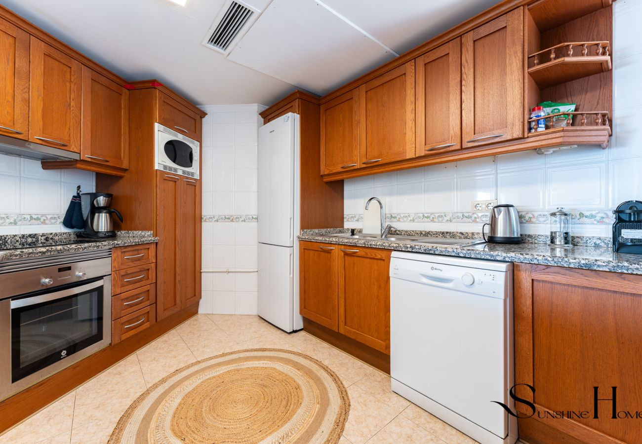 Appartement à Benalmádena - 4 Bed Townhouse, Sauna, Pool, Sea Views