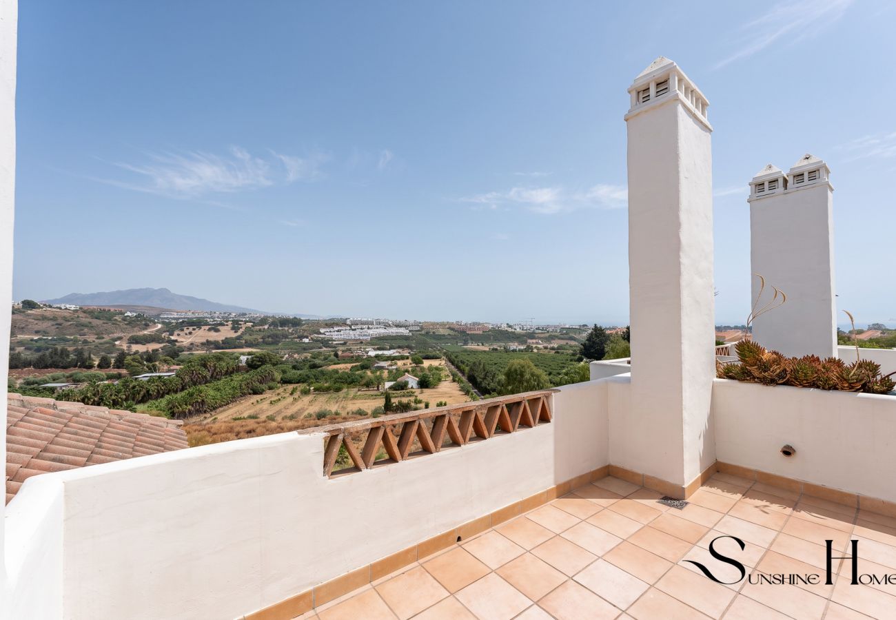 Appartement à Estepona - Estepona Duplex with BBQ & Jacuzzi