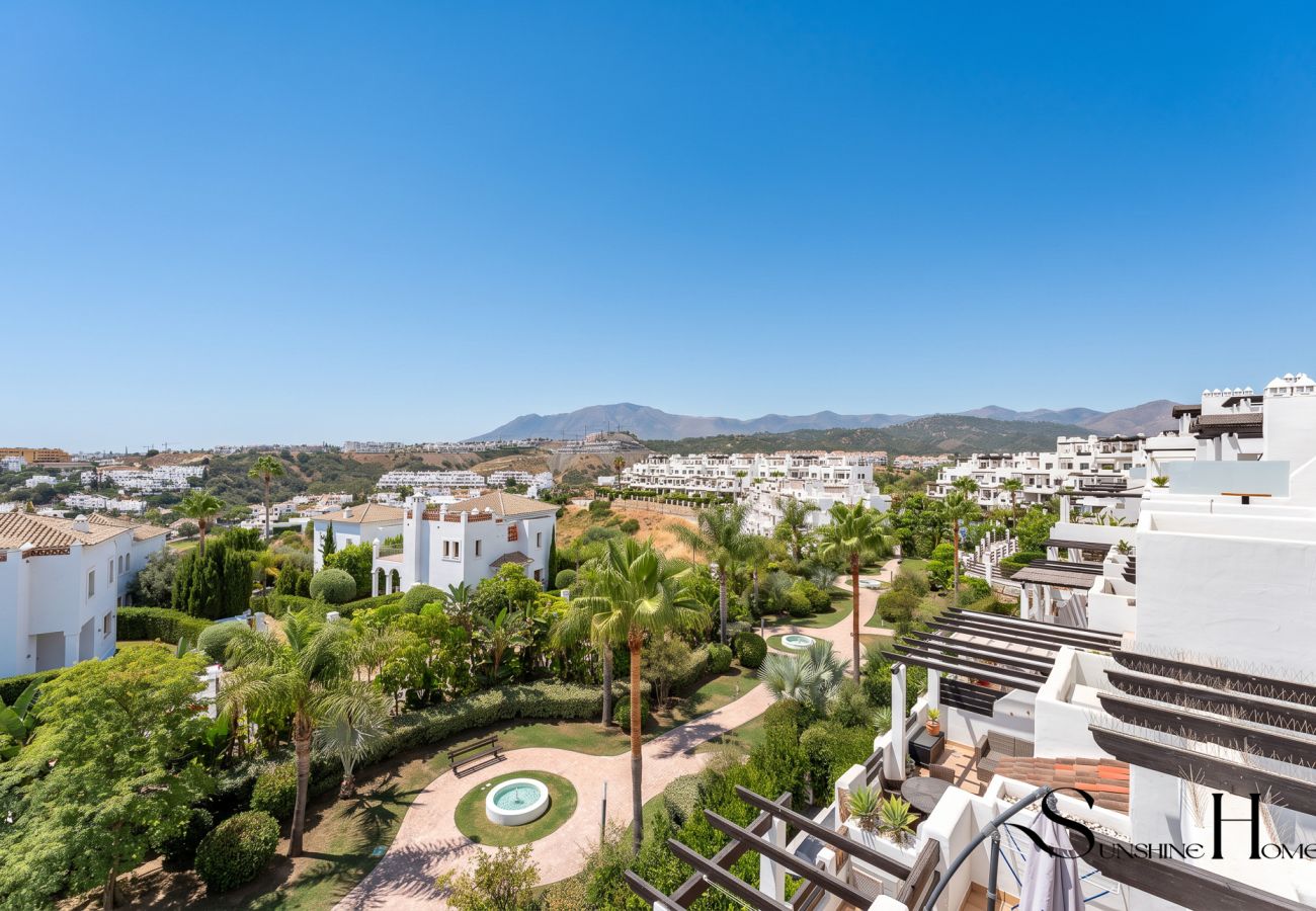 Appartement à Estepona - Estepona Duplex with BBQ & Jacuzzi