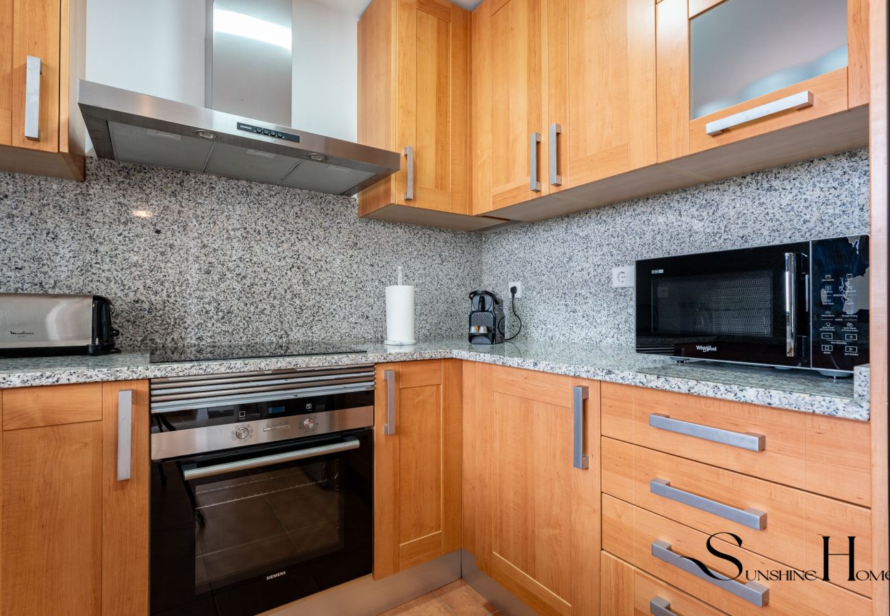 Appartement à Estepona - Estepona Duplex with BBQ & Jacuzzi