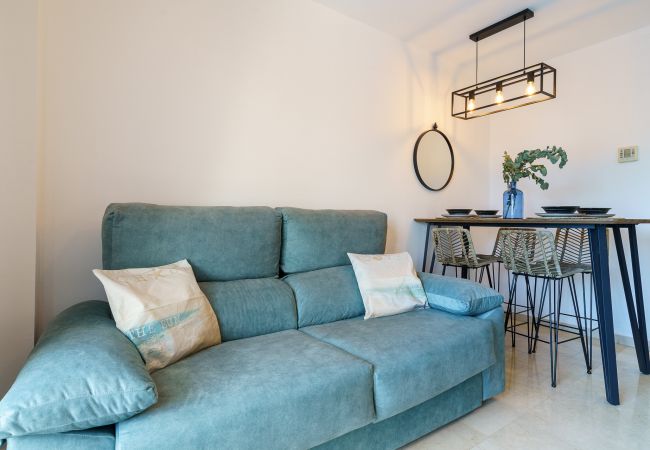 Apartment in Benalmádena - 2nd line from the beach , seaviews + parking &pool Apartment in Benalmádena - 2nd line from the beach , seaviews + parking &pool