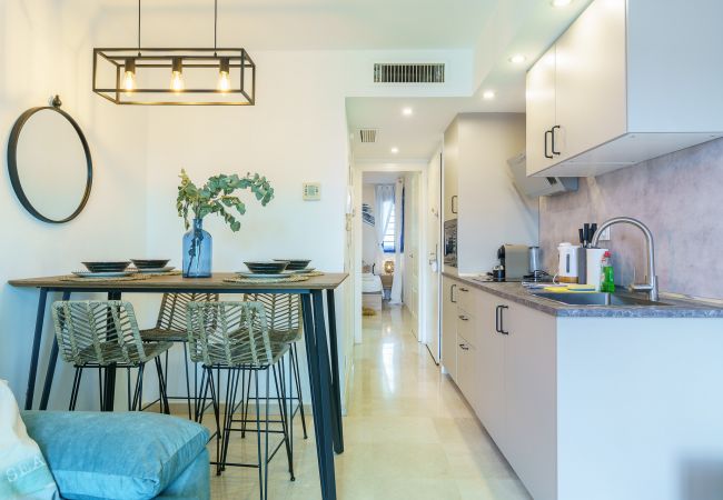 Apartment in Benalmádena - 2nd line from the beach , seaviews + parking &pool Apartment in Benalmádena - 2nd line from the beach , seaviews + parking &pool