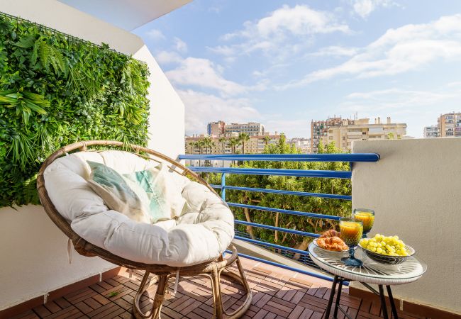 Apartment in Benalmádena - 2nd line from the beach , seaviews + parking &pool Apartment in Benalmádena - 2nd line from the beach , seaviews + parking &pool