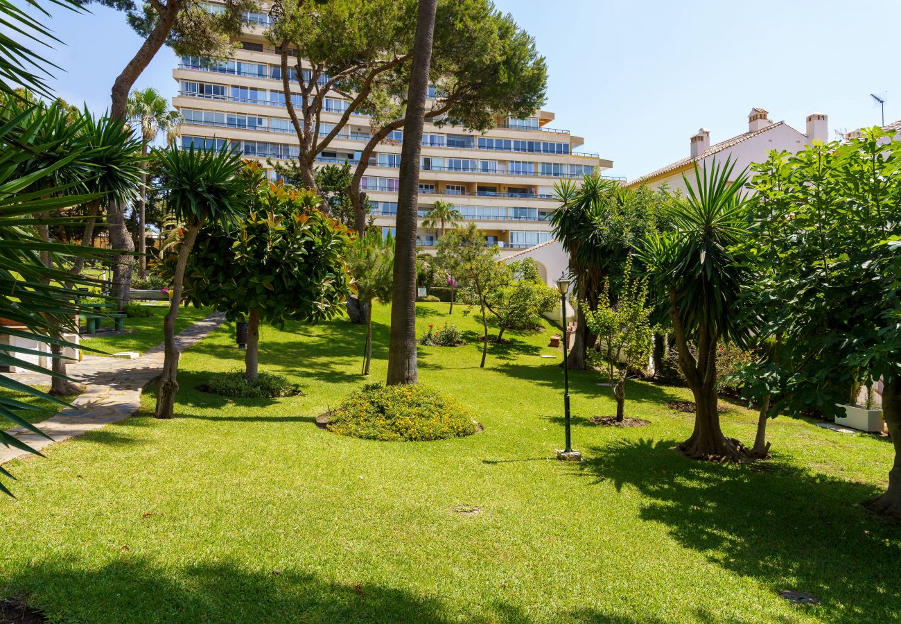 Apartment in Benalmádena - Living On The BEACH , First Line + Big Terrace Best Views