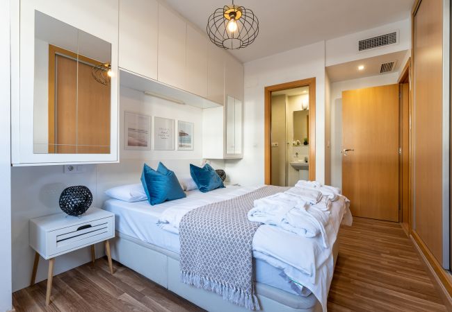 Apartment in Benalmádena - Spacious 2bed family apartment in Puerto Marina Apartment in Benalmádena - Spacious 2bed family apartment in Puerto Marina