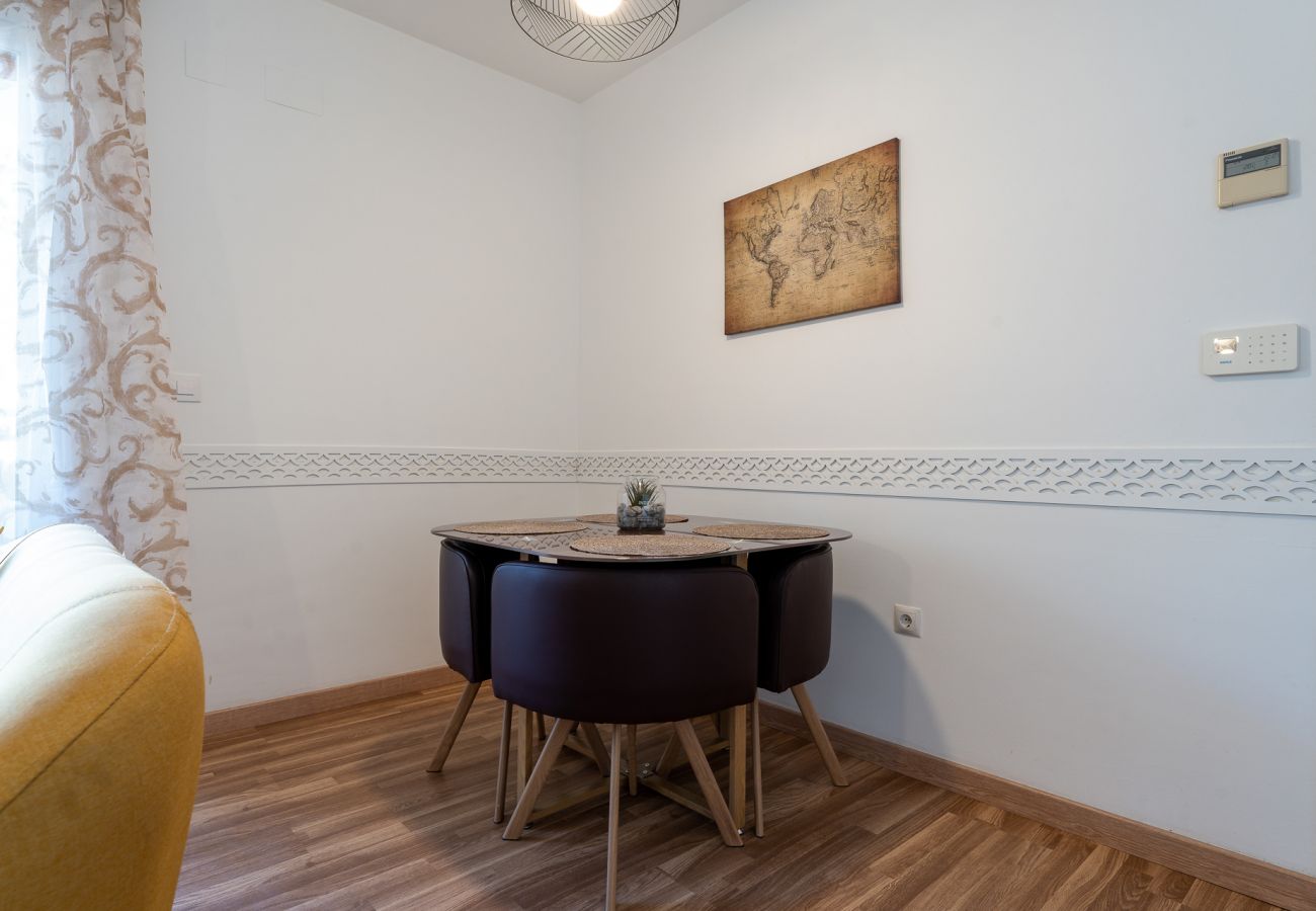 Apartment in Benalmádena - Spacious 2bed family apartment in Puerto Marina
