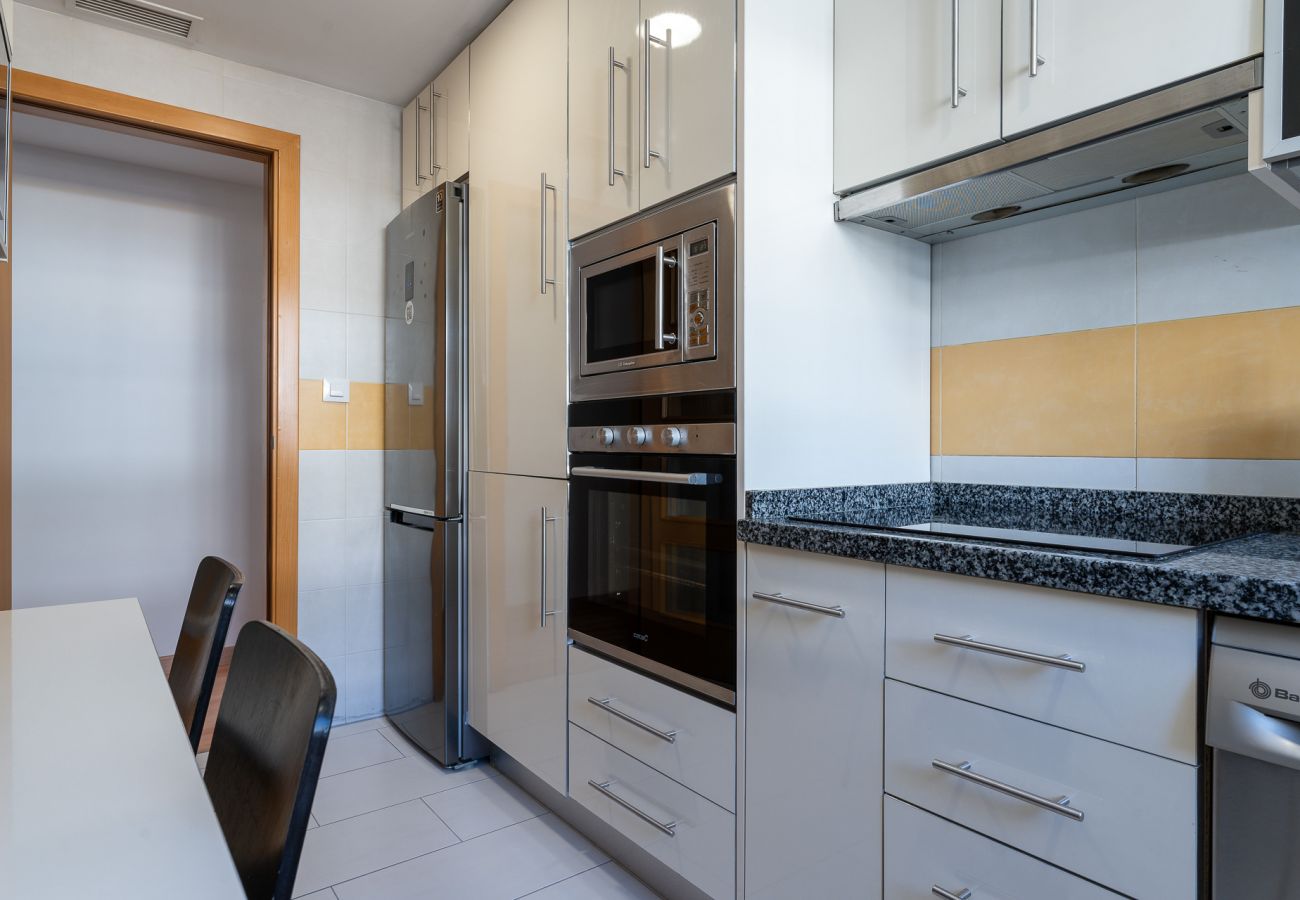 Apartment in Benalmádena - Spacious 2bed family apartment in Puerto Marina